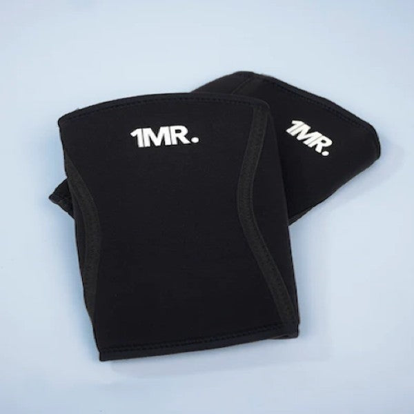 1MR THE MORE KNEE SLEEVES (Black)